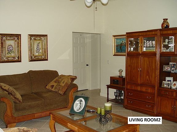 5th image of 932 Starflower Ave