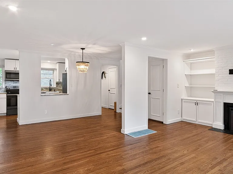 11 Oak St #48 — Photo 3