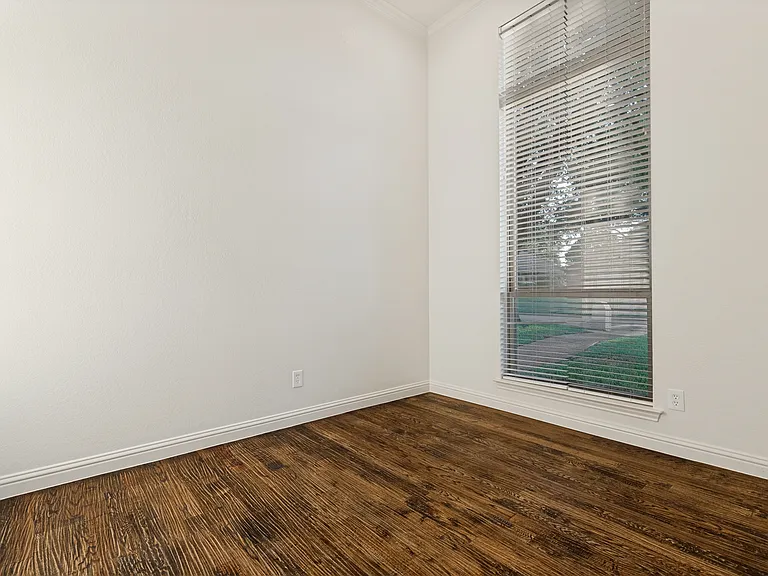 6900 Laramie Dr — Photo 16