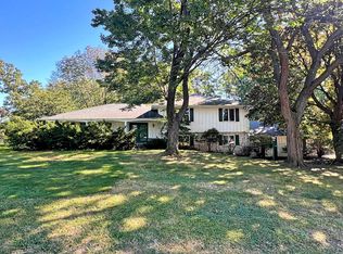 1138 Sylvandale Rd, Mendota Heights, MN 55118