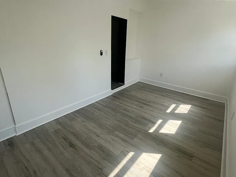 2316 N Capitol St NW — Photo 1