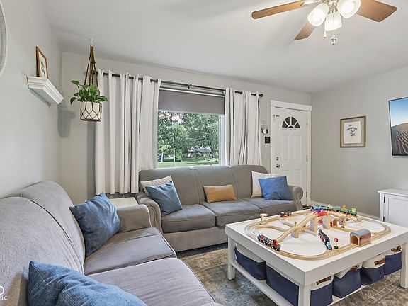 4th image of 3610 Olender Dr