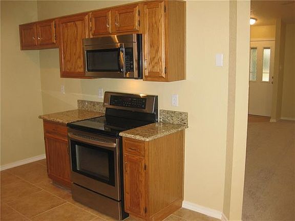 5th image of 1307 Devonshire Ln