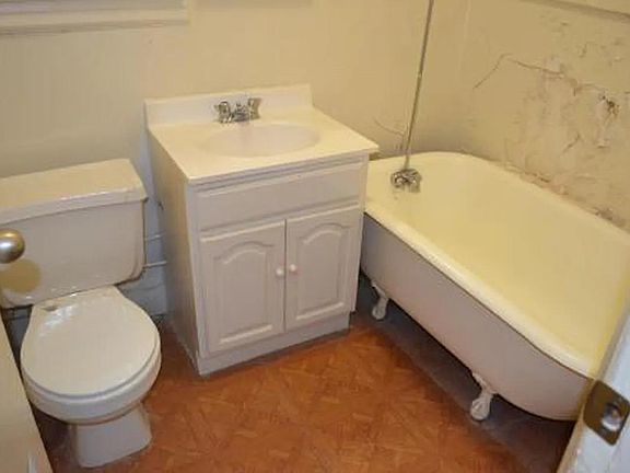 4th image of 18 Kensington Ave #1EA