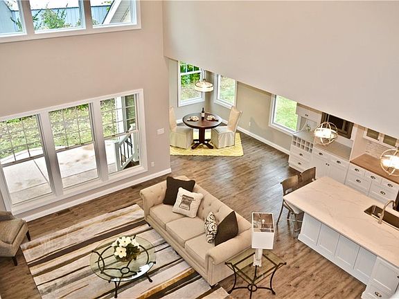 3rd image of 136 Cottage Cove Dr