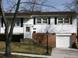 9100 Beechnut Rd, Hickory Hills, IL 60457