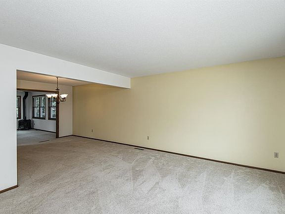 5th image of 420 25th St NW
