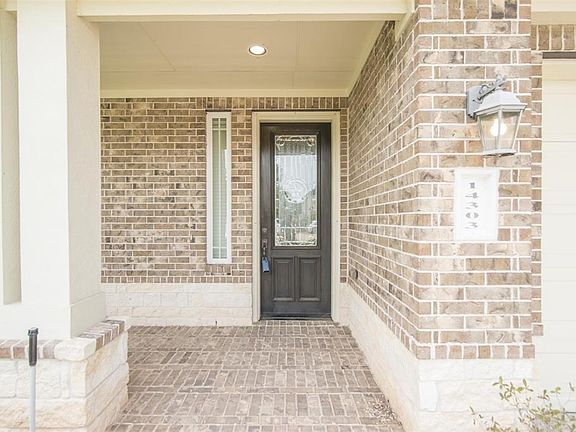 5th image of 14303 Tasmania Ct