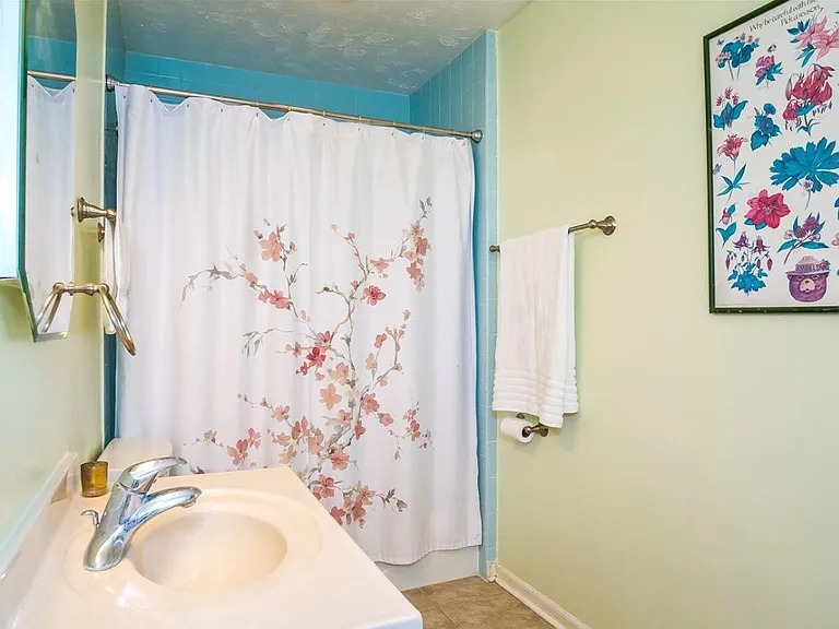 2837 Commercial Ave — Photo 15