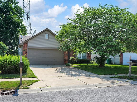 3rd image of 2307 Rolling Oak Dr