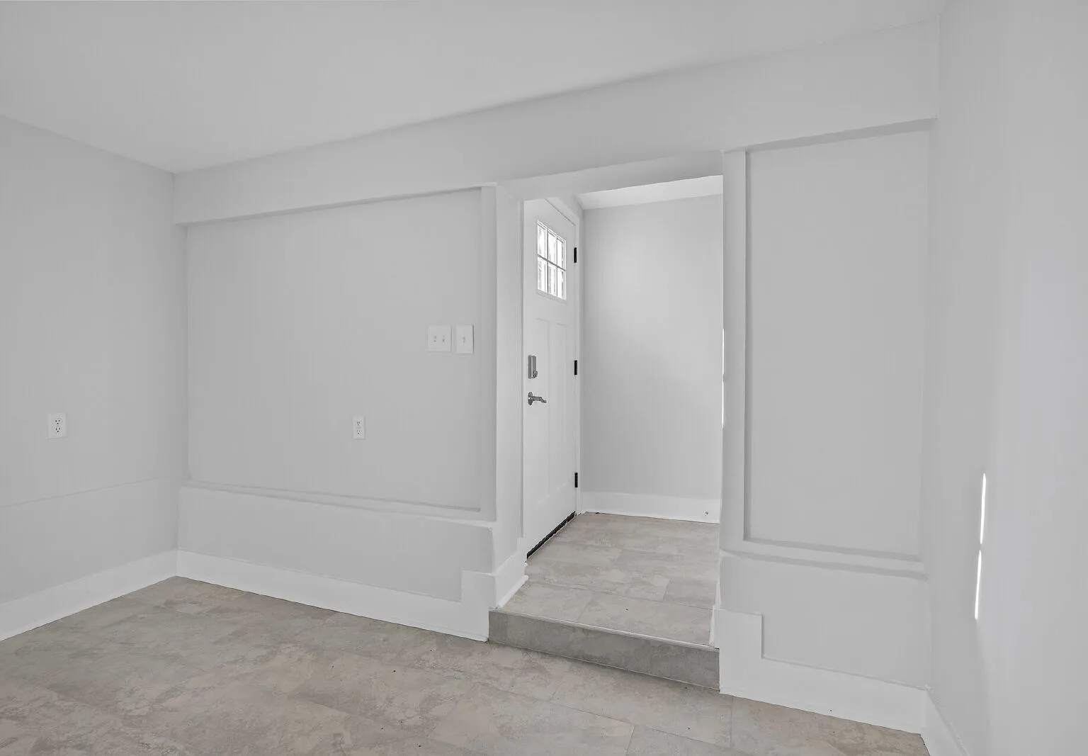 3 bed, 2.0 bath, 1241 sqft, $1,900 — Photo 4