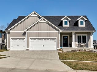 10217 Thorne Dr, West Des Moines, IA 50266