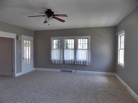 3rd image of 307 N Ferry Dr