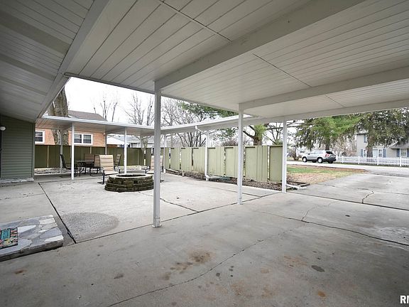 4th image of 3140 S Rita Ave