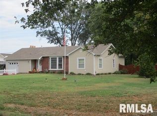 1508 N Main St, Benton, IL 62812
