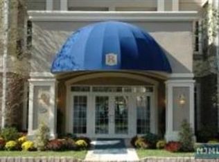 8110 Harcourt Rd #587, Clifton, NJ 07013