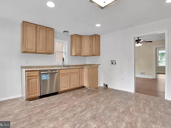 5th image of 865-867 Virginia Ave