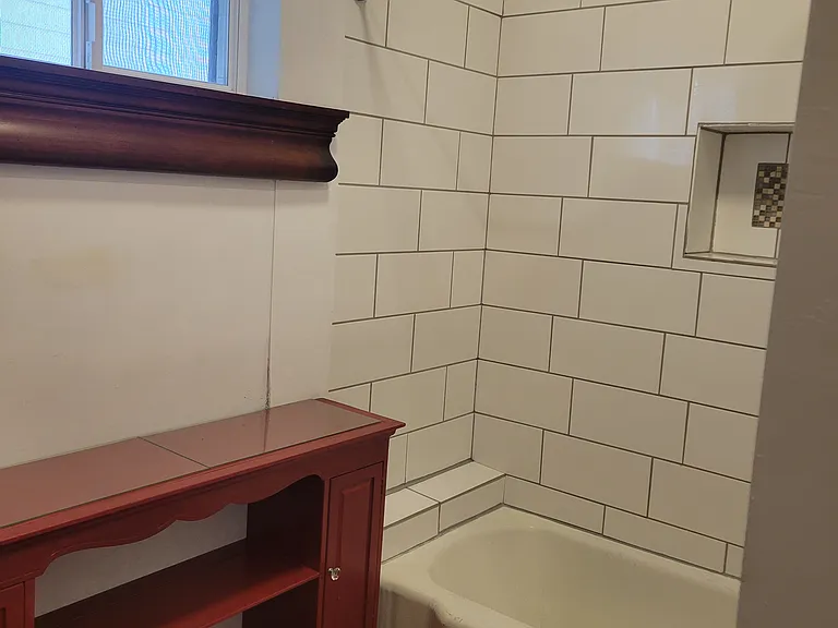 1311 S Person St — Photo 14
