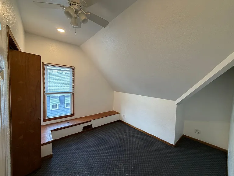 2534 Windsor Ave #2536 — Photo 8