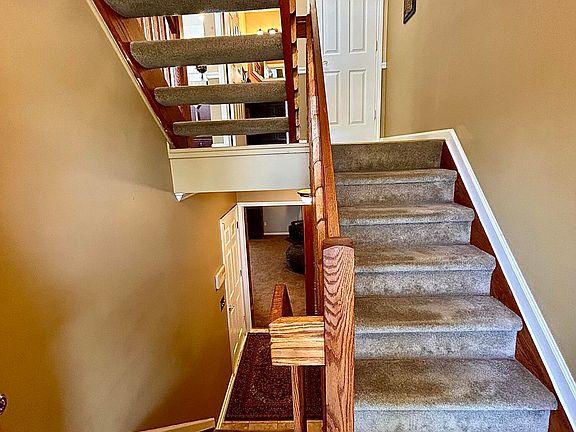 5th image of 384 Begonia Court #3804