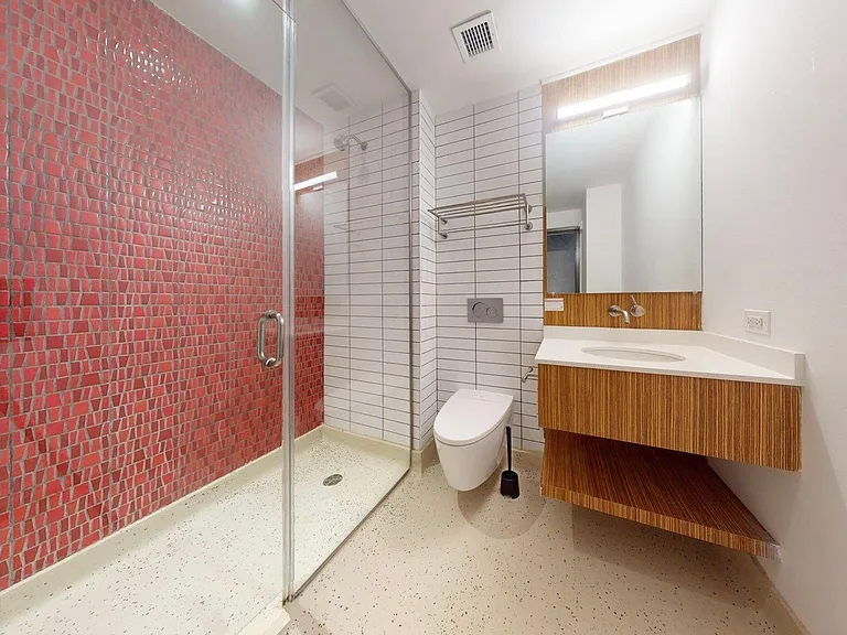810 Broad Apartments — Photo 9