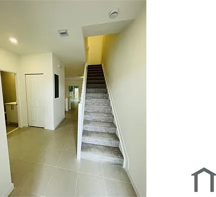 110 NW 10th Pl — Photo 15
