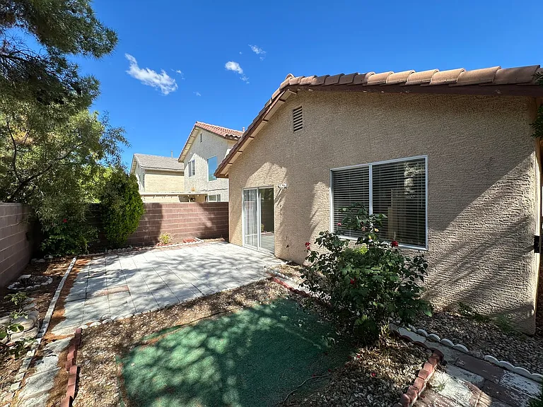 1109 Milpas Ln — Photo 19