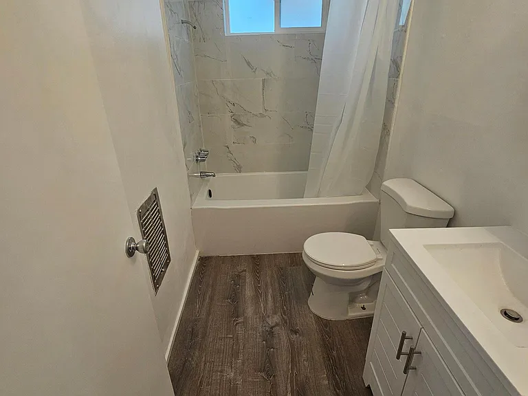 1942 S Corning St #1 — Photo 5