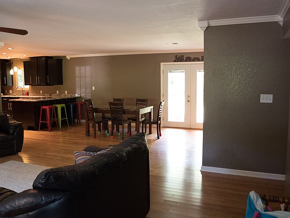 3rd image of 387 Diamond Lakes Cir