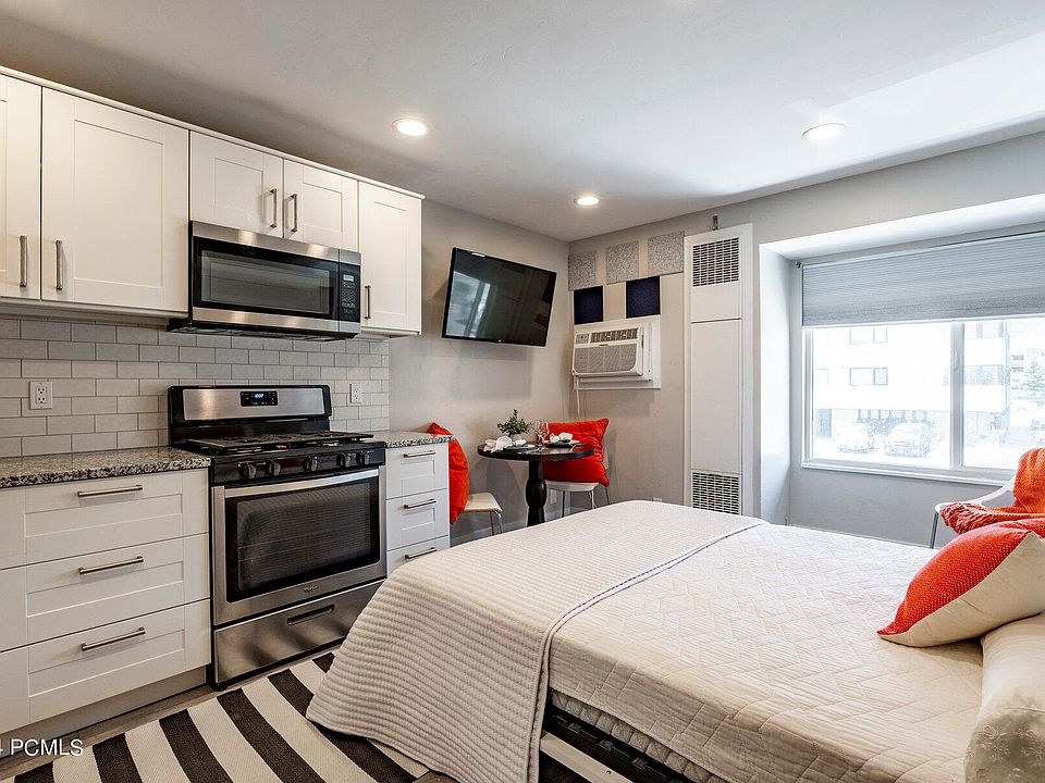 1st image of 2015 Prospector Ave #128