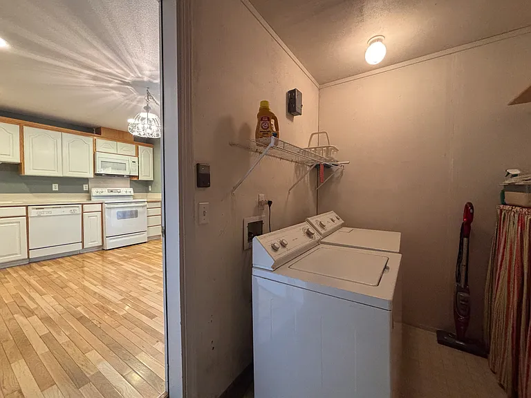 5416 Koufax Ln — Photo 29