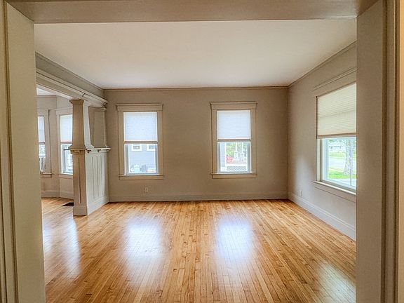 5th image of 8 Davis St