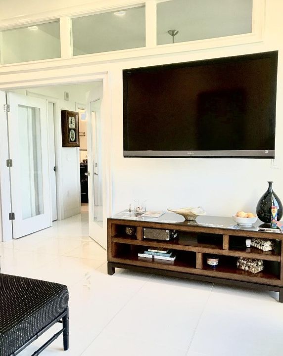 2nd image of 180 Seaview Ct APT 113