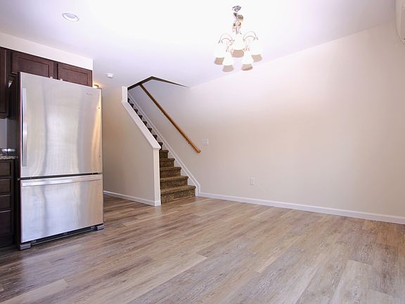 4th image of 814 South St #B