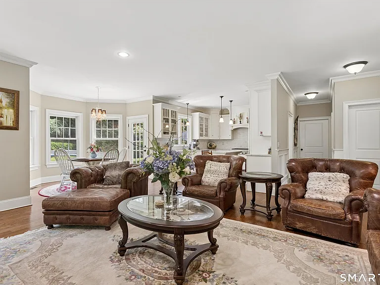 87 Kings Hwy S — Photo 9