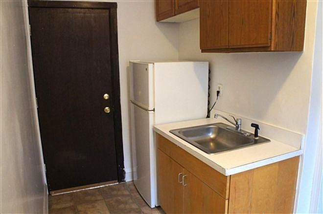 2nd image of 517 W Brompton Ave #206