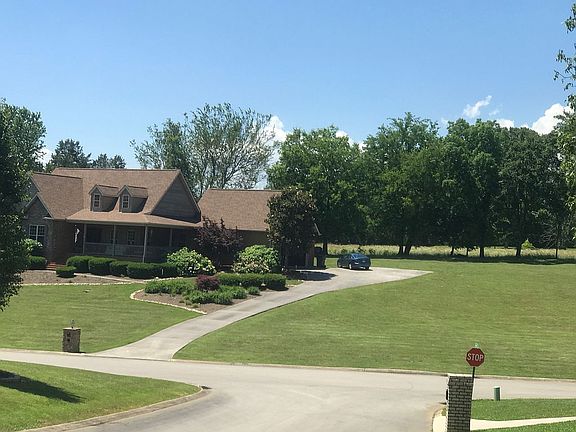 3rd image of 425 Cypress Dr