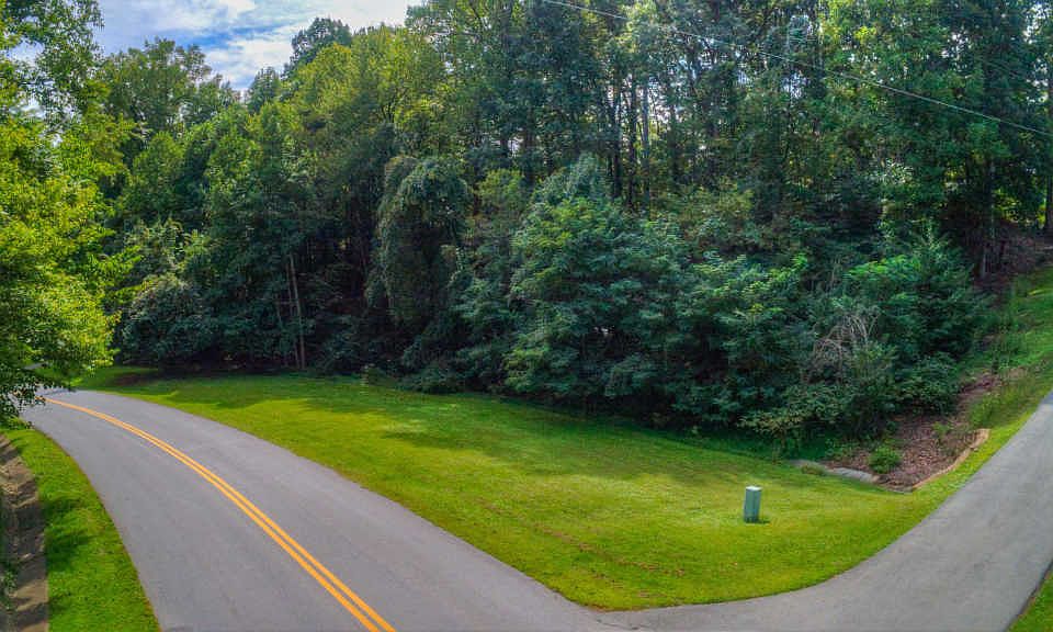 1st image of 4828 Cherokee Hills Dr