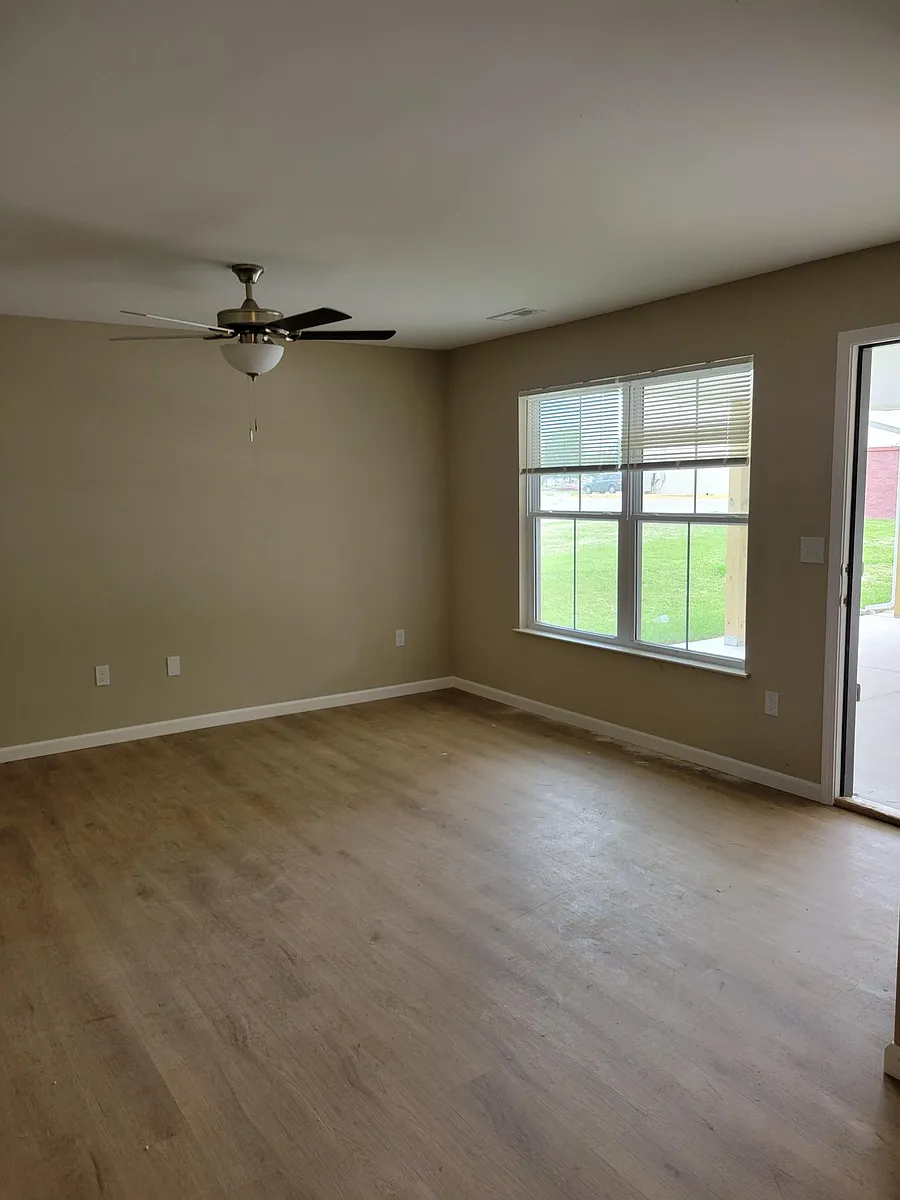 Building Photo - 122 W Perry St #122