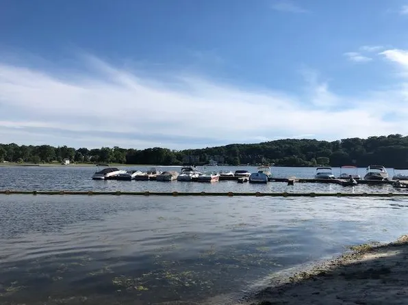 1 Acre Dr, Danbury, CT 06811