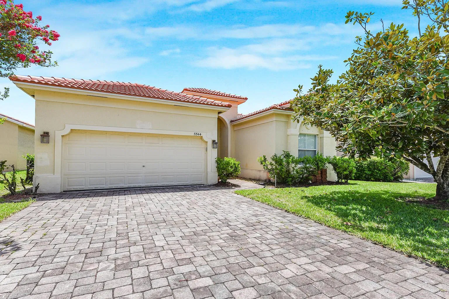 3 bed, 2.0 bath, 1513 sqft, $1,995 — Photo 1