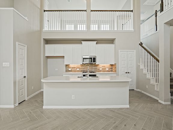 Kitchen with vast island