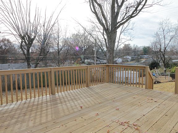 3rd image of 1530 Saint Ives Dr