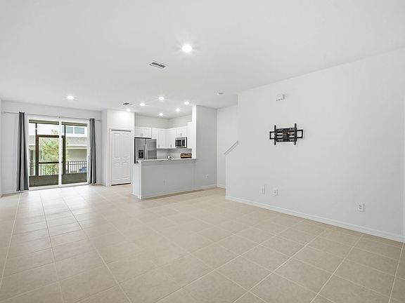4th image of 9864 Allendale St