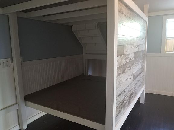 5th image of 822 Ashe St Unit 102