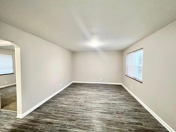 4th image of 164 Mackenzie Ave #A