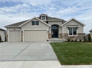 2818 NE 102nd St, Kansas City, MO 64155