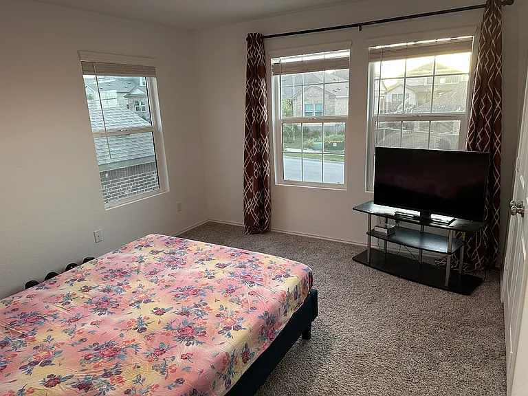 Upstairs bedroom4