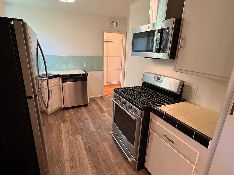 58 N Wilson Ave #64 — Photo 6