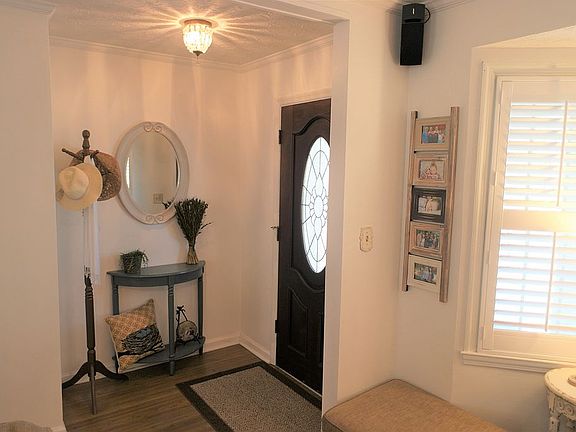 5th image of 805 Lakeview Dr